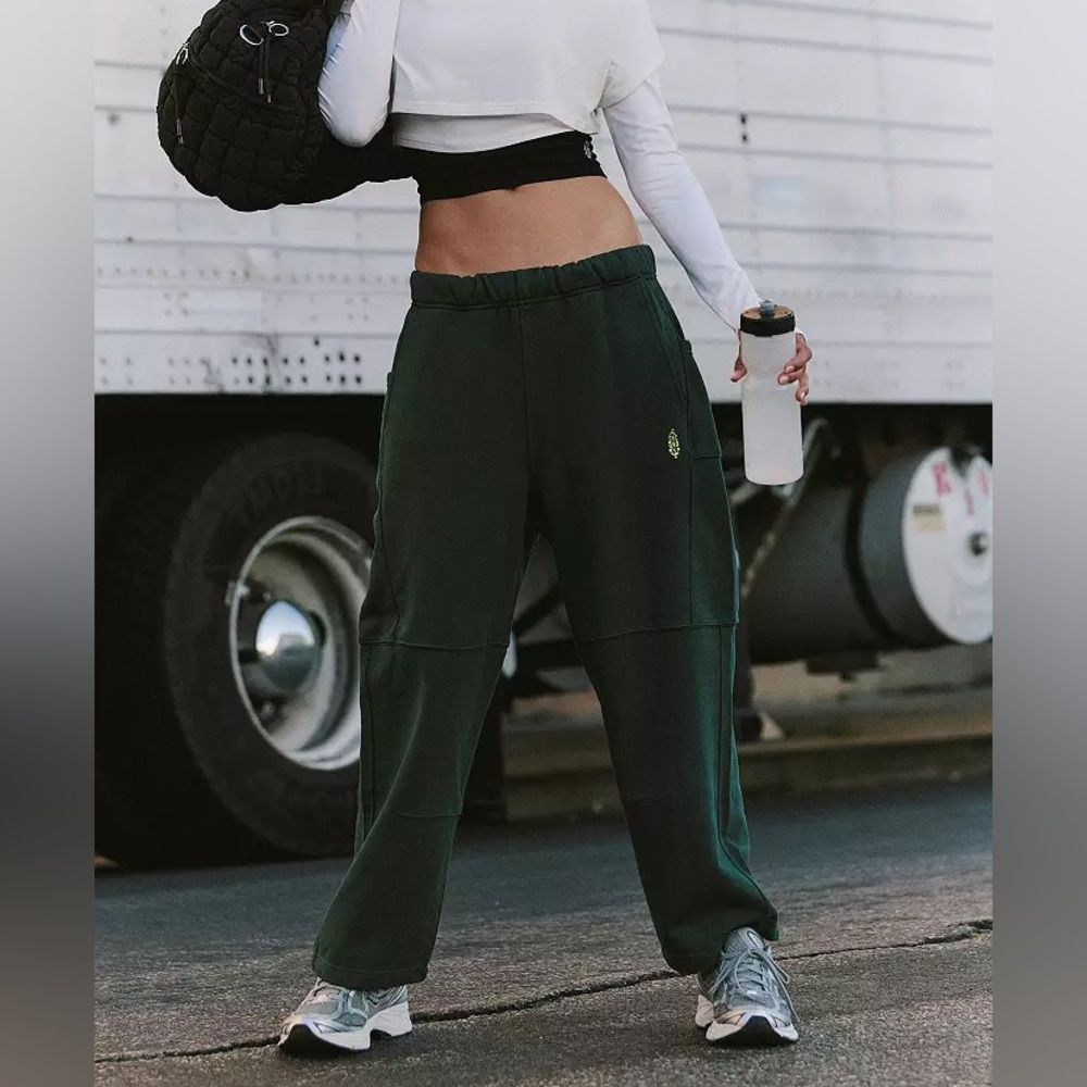 NWT FP Movement Top Score Barrel Pants | Evergreen | Size XS